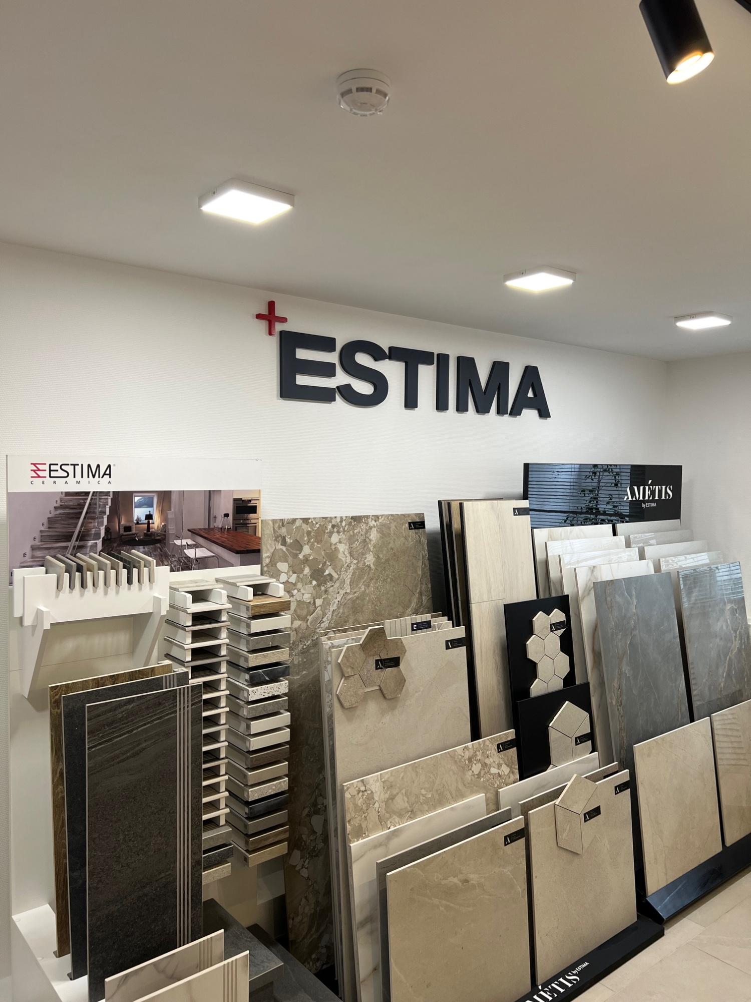 ESTIMA. AMETIS. LAPARET. <br> New 2025